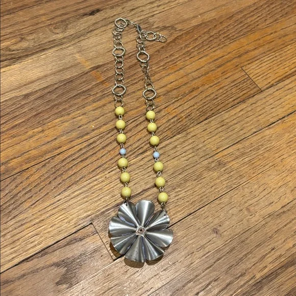 Handmade • upcycled tin daisy 🌼 beaded necklace - Picture 4 of 4